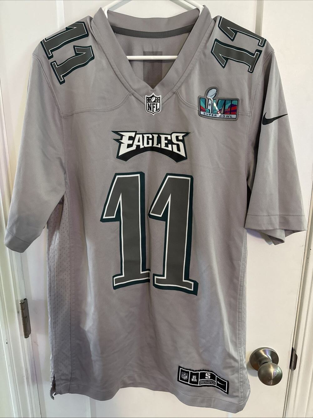 Nike Men's Philosophies Eagles NFL #11 A.J. Brown Football Jersey Small